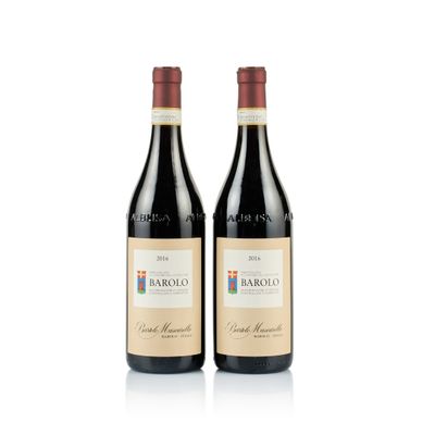 deux bouteilles de vin rouge sur fond blanc