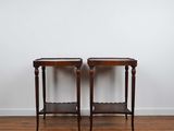 paire de tables d'appoint anciennes en acajou