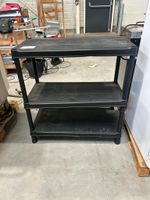 Etagère plastique, dimensions : 89x44x94 cm, en l'état