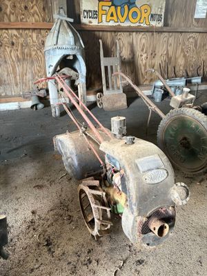 une petite machine qui se trouve dans la terre