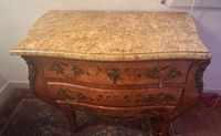 8860-1075 / X / Commode de style Louis XV en bois de placage… (photo 2)