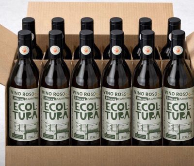 six bouteilles d'Eco-Teatura dans une boîte en carton posée sur une table