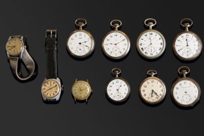 Neuf montres Lip, dont deux bracelets - En l'état