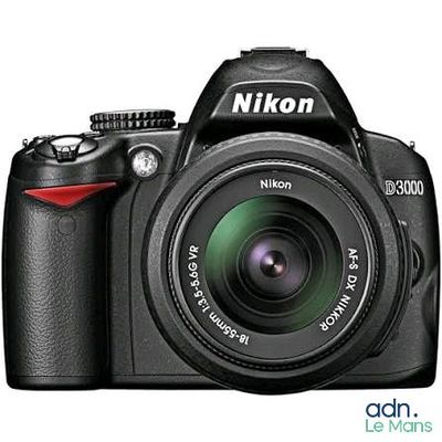 nik d5000 digital slr camera with 18 - 55mm lens and 18 - 55mm lens