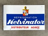 une enseigne sur laquelle est inscrit « Réfrigération Kelvinator »