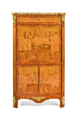une image représentant une armoire en bois ornée d'une peinture