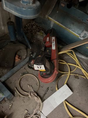 a small machine that is sitting on the floor