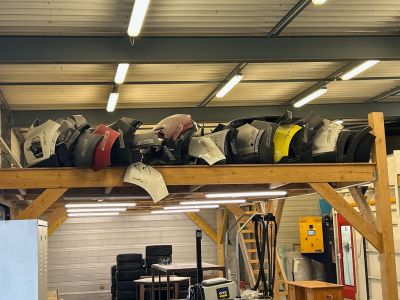 1 lot d'une 20ène de pare-chocs avant et arrières