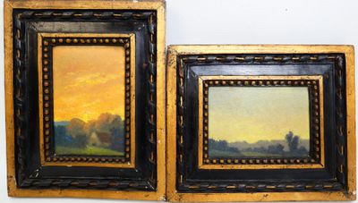deux tableaux encadrés représentant un paysage avec un coucher de soleil en arrière-plan