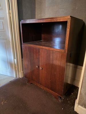 Meuble multi-fonctions en placage de chêne, la partie haute …