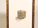 l'image d'une photo représentant une œuvre d'art encadrée