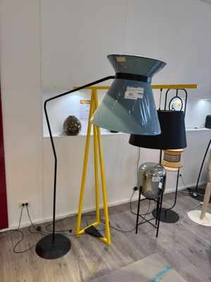 Lampe HAT BLACK Lampe pied noir abat-jour bleu diabolo