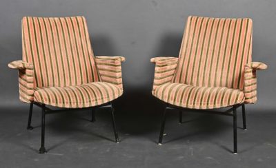 paire de fauteuils de salon de style « mid-century modern » avec assises rembourrées à rayures