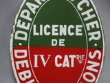 un panneau rouge et vert sur le côté d'un immeuble
