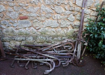 * Trente serre-joint de maçon