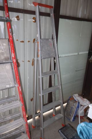 Escabeau aluminium. Visite le mercredi 17 juillet de 09h00 à 09h3...