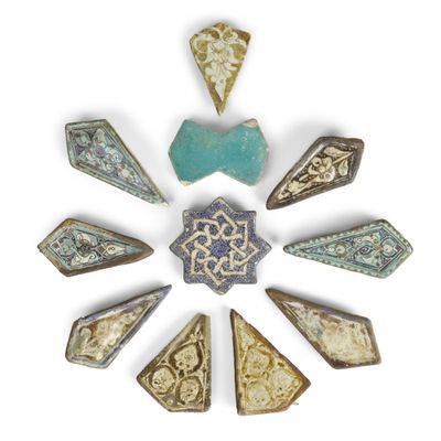 une image représentant un ensemble de perles en verre de la Rome antique