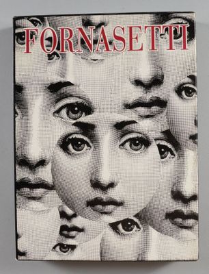 la couverture du livre *Fornasettii*, avec une photo en noir et blanc du visage d'une femme