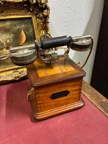Société Industrielle des Téléphones. Téléphone ancien, CAISSE BOI