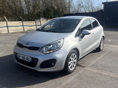 KIA Rio 1.1 CRDi 75 ISG Style - Genre : VP - Carrosserie : C…