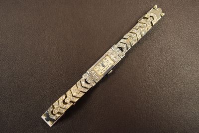 montre dame style 1930 or gris, avec brillants 24g92