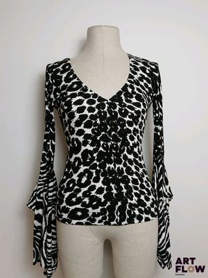 haut à imprimé animalier noir et blanc à manches cloche