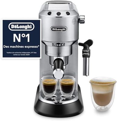 Machine à café Delonghi avec deux groupes d'extraction et une tasse de café