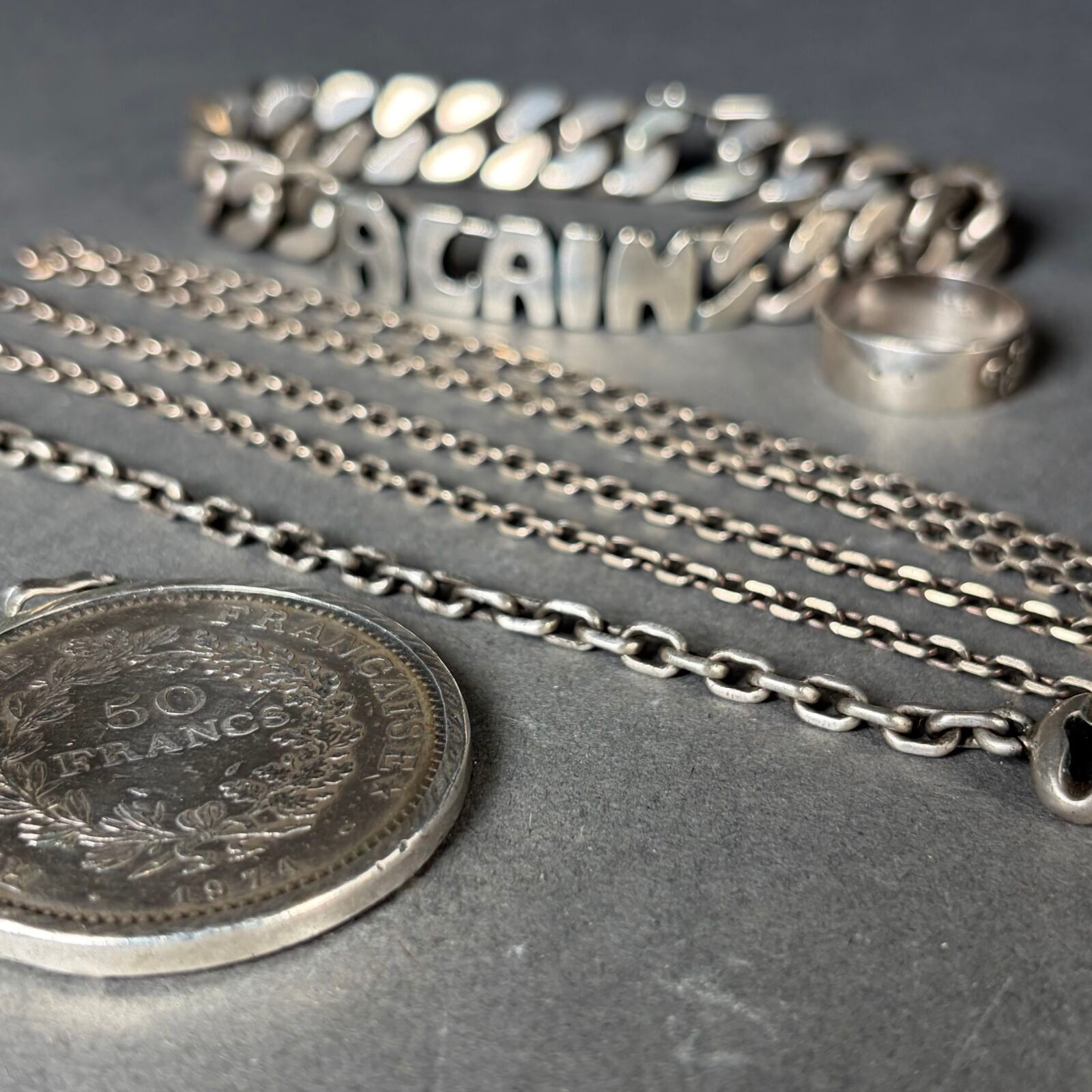 Objets d'art & Curiosités