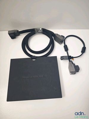 une image représentant un câble USB branché à un disque dur
