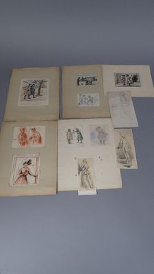 il y a beaucoup de dessins sur le mur de cette pièce