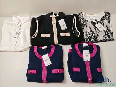 trois paires de pulls pour femme et un cardigan