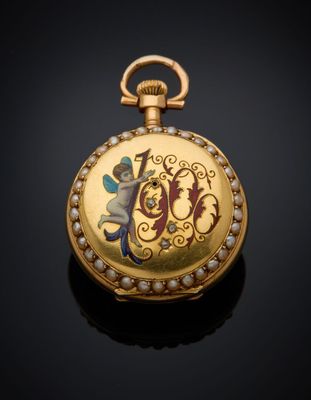 une image représentant une montre de poche en or et émail ornée d'un dragon