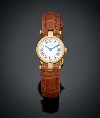 Cartier : une magnifique montre-bracelet en or 18 carats, avec cadran blanc et bracelet en cuir marron