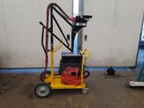 l'image d'une machine installée dans un garage