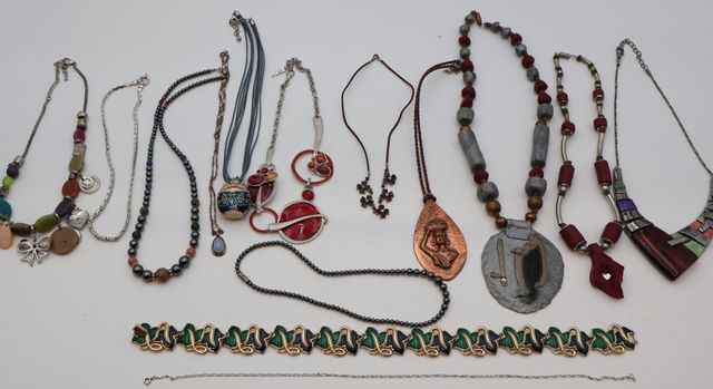 Lot de bijoux fantaisie 