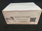 La caisse est vide et prête à être remplie de vin.