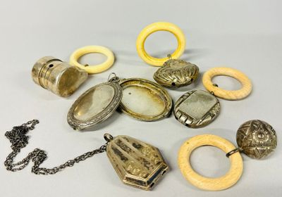 many different pieces of jewelry that are on the table