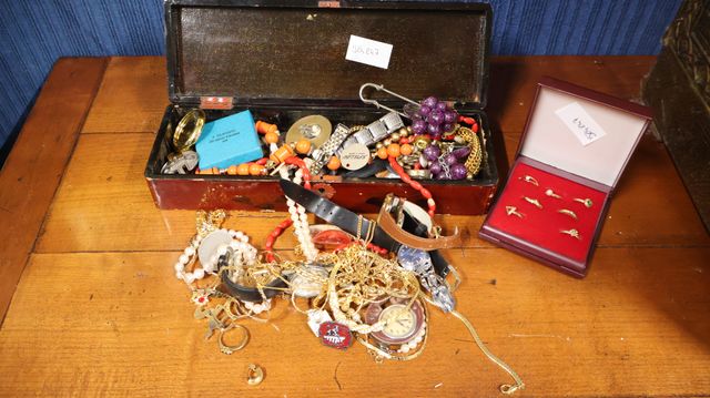 Lot de bijoux fantaisies.