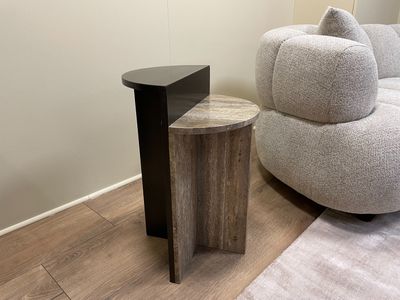 1 table d’appoint « Russo » bois et marbre