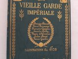 un vieux livre vert orné d'inscriptions dorées, posé sur une surface blanche