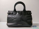 le petit sac bannière en cuir à motif « House Check »