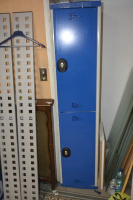 Sur désignation. Vestiaire métal 2 portes, en l'état - Photo 1