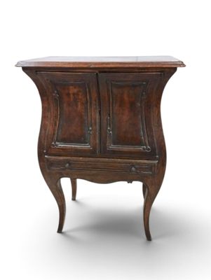 une vieille armoire en bois avec un plateau en marbre, sur fond blanc