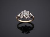 une bague ancienne à grappes de diamants