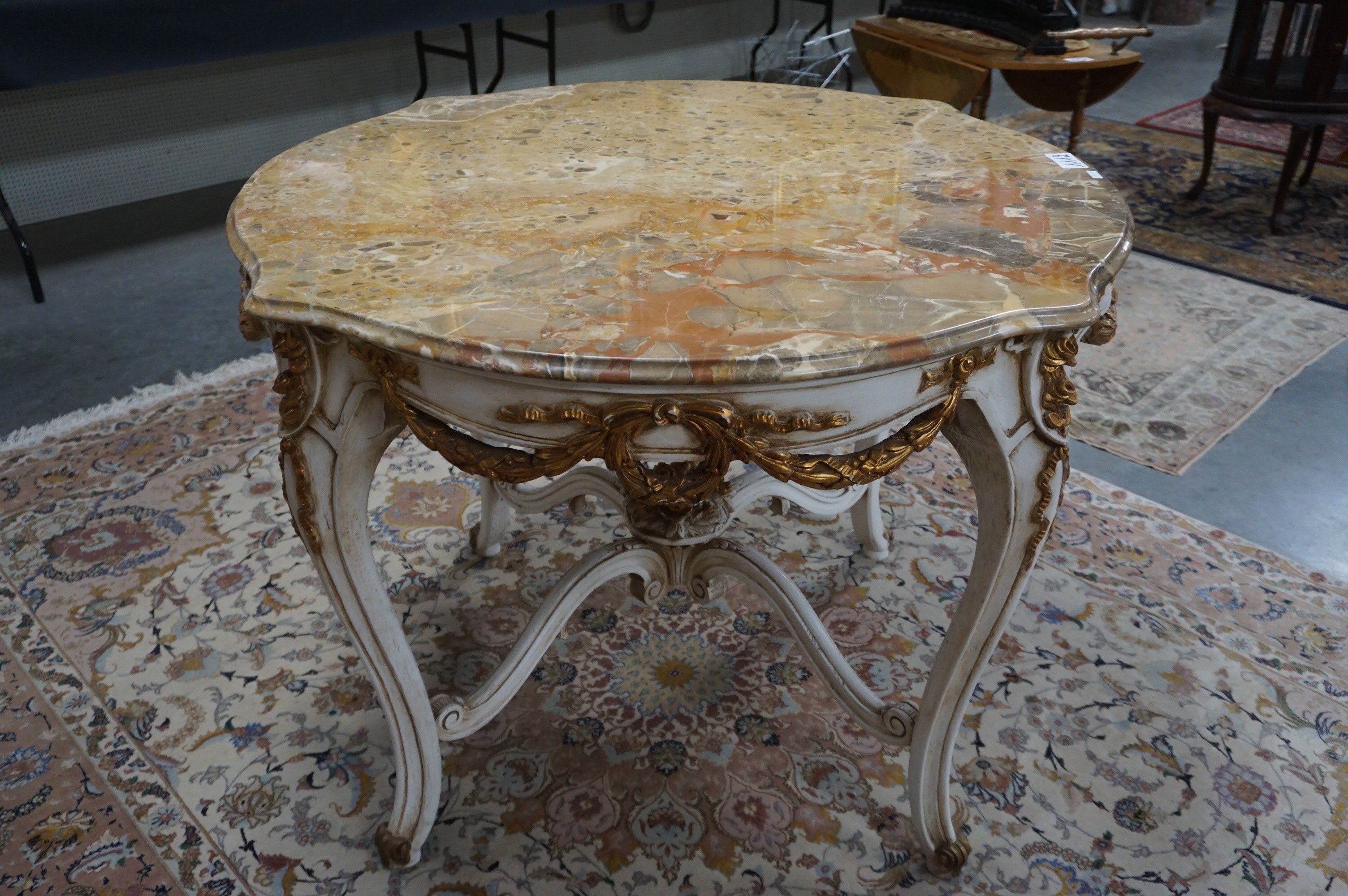 magnifique table de style Louis XV – avec plateau en marbre …