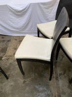 Lot de 4 chaises contemporaines, à structure en bois de coul… (photo 4)