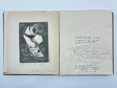 un livre ouvert sur lequel est dessiné un oiseau