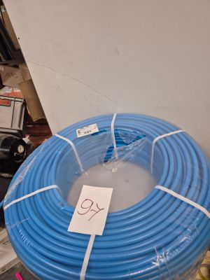 Lot contenant une couronne de tube PER bleu Ø16×1,5 d’une lo…