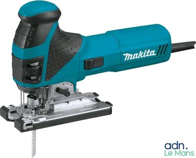 La scie sauteuse Makitta est un petit outil compact qui permet de couper du bois