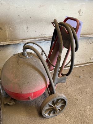 (TG CARROSSERIE) extincteur à poudre IVB sur chariot
